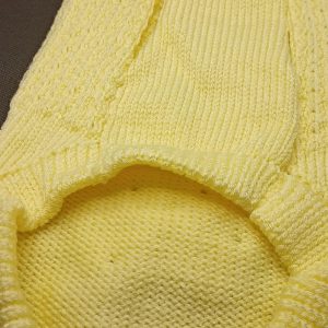 Suéter amarillo bébé